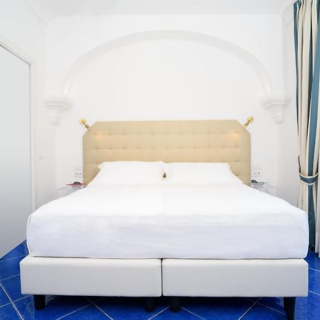 La Casa Di Paolo Casa Di Charme Hotell Marina di Camerota Exteriör bild