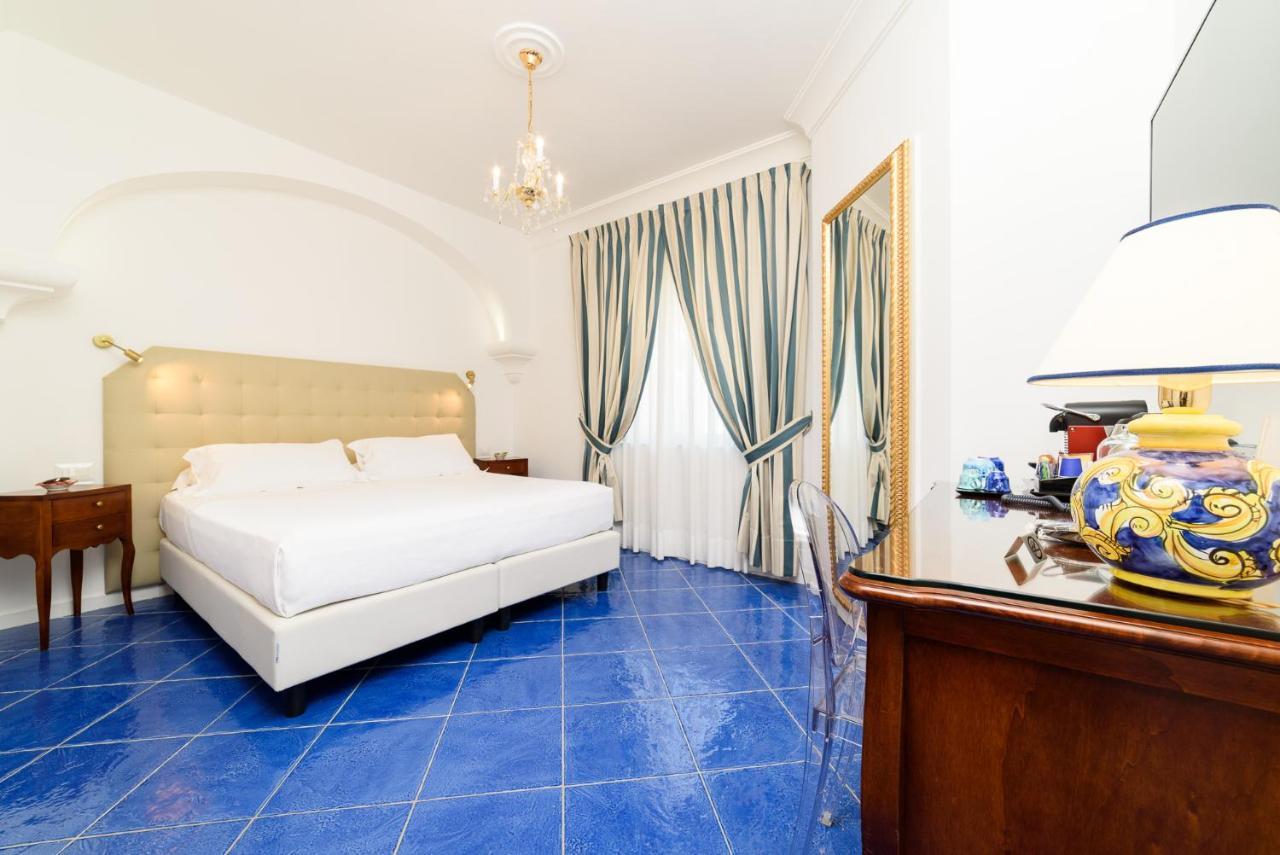 La Casa Di Paolo Casa Di Charme Hotell Marina di Camerota Exteriör bild