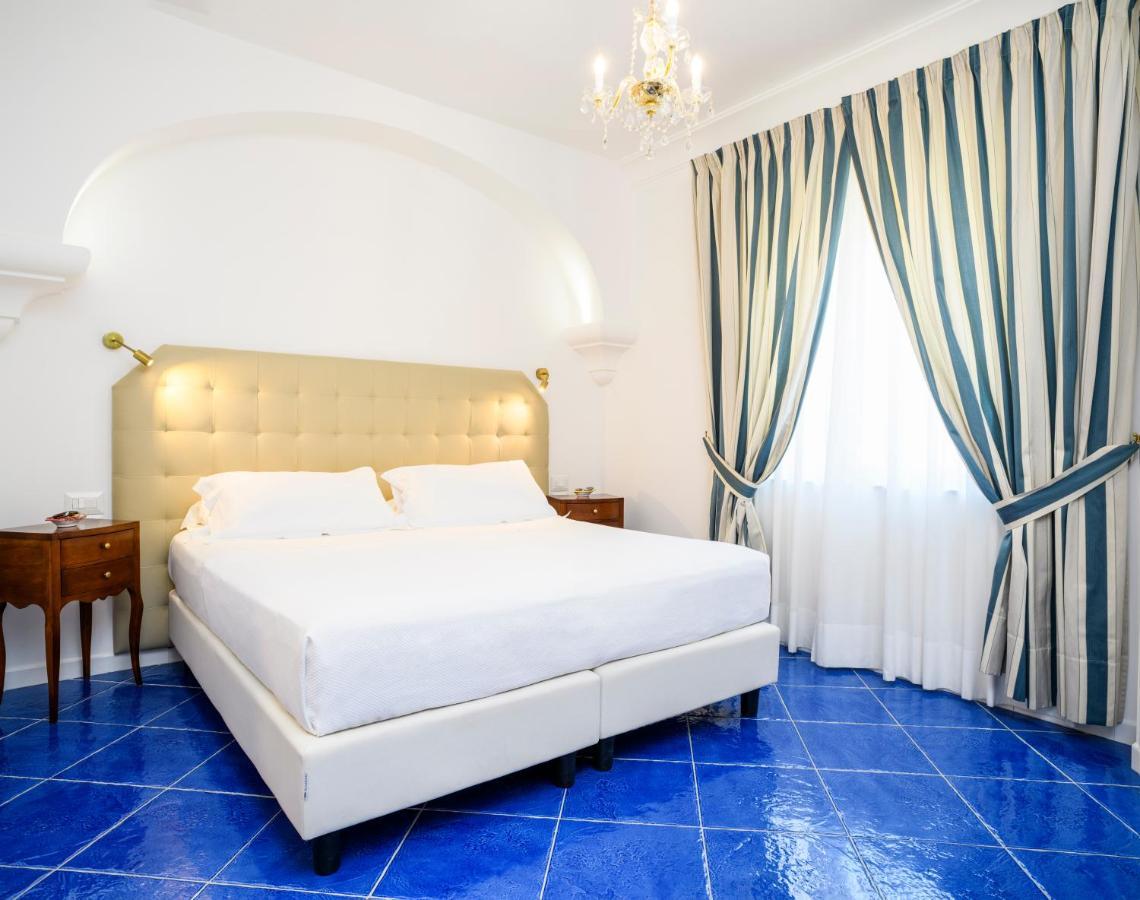 La Casa Di Paolo Casa Di Charme Hotell Marina di Camerota Exteriör bild